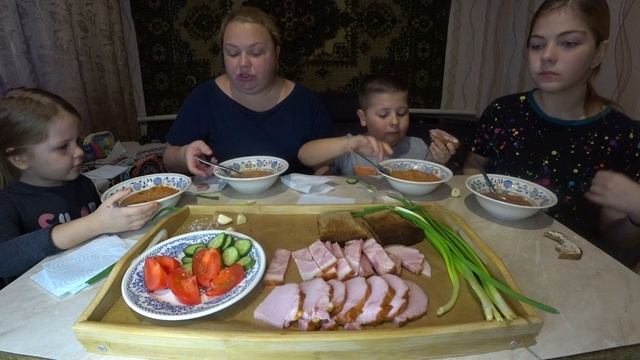 мукбанг борщ