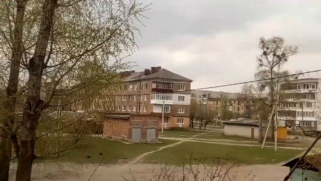 Сіре небо, напевно буде дощ :( смотреть онлайн