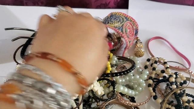 unboxing the goodwill box the best find stanley hagler necklace смотреть онлайн