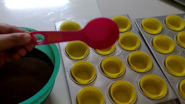 Chocolate moist cupcake recipe pangnegosyo with complete costing and easy step by step tutorial смотреть онлайн
