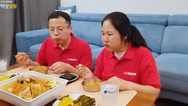 점보라면 4탄!! 틈새점보비김면 라면에 김까지 들어 있네요😄점보라면은 과연 몇탄까지? Korean jumbo cup ramen with various toppingsㅣMukban смотреть онлайн