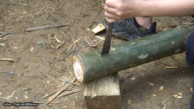 Selena Bushcraft - Build a warm shelter and a wooden bed | Craft and Wilderness смотреть онлайн