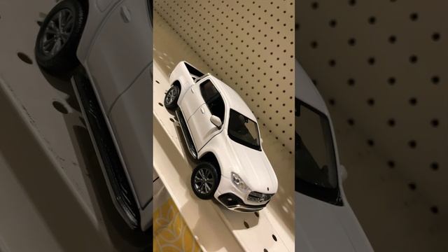 Mercedes Benz X-Class смотреть онлайн
