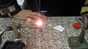 испытание волоконного лазера