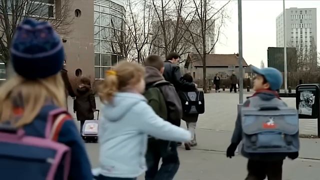 Les Parents D’un Fils Né Avec Des Ailes Ne Savent Plus Quoi Faire De Lui