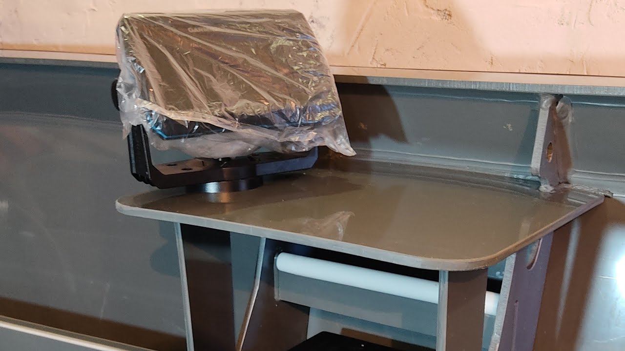 Столик для эхолота на Swimmer 370