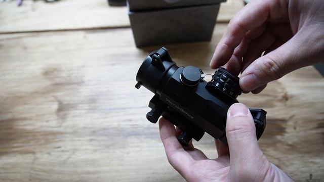 視力が良くなる？ VECTOR OPTICS CALYPOS1x30 Review