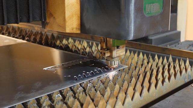 Услуги лазерной резки. Алюминий 2мм смотреть онлайн