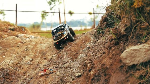 E3S-RC Truck MUD OFF Road - TOYOTA HILUX Truggy - RC4WD/ Extreme Pictures