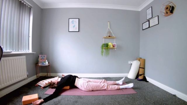 Restore & Renew: Yin Yoga for Body Reset смотреть онлайн