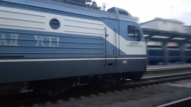 Электровоз ВЛ11М6-501 следует по станции Днепр главный. смотреть онлайн