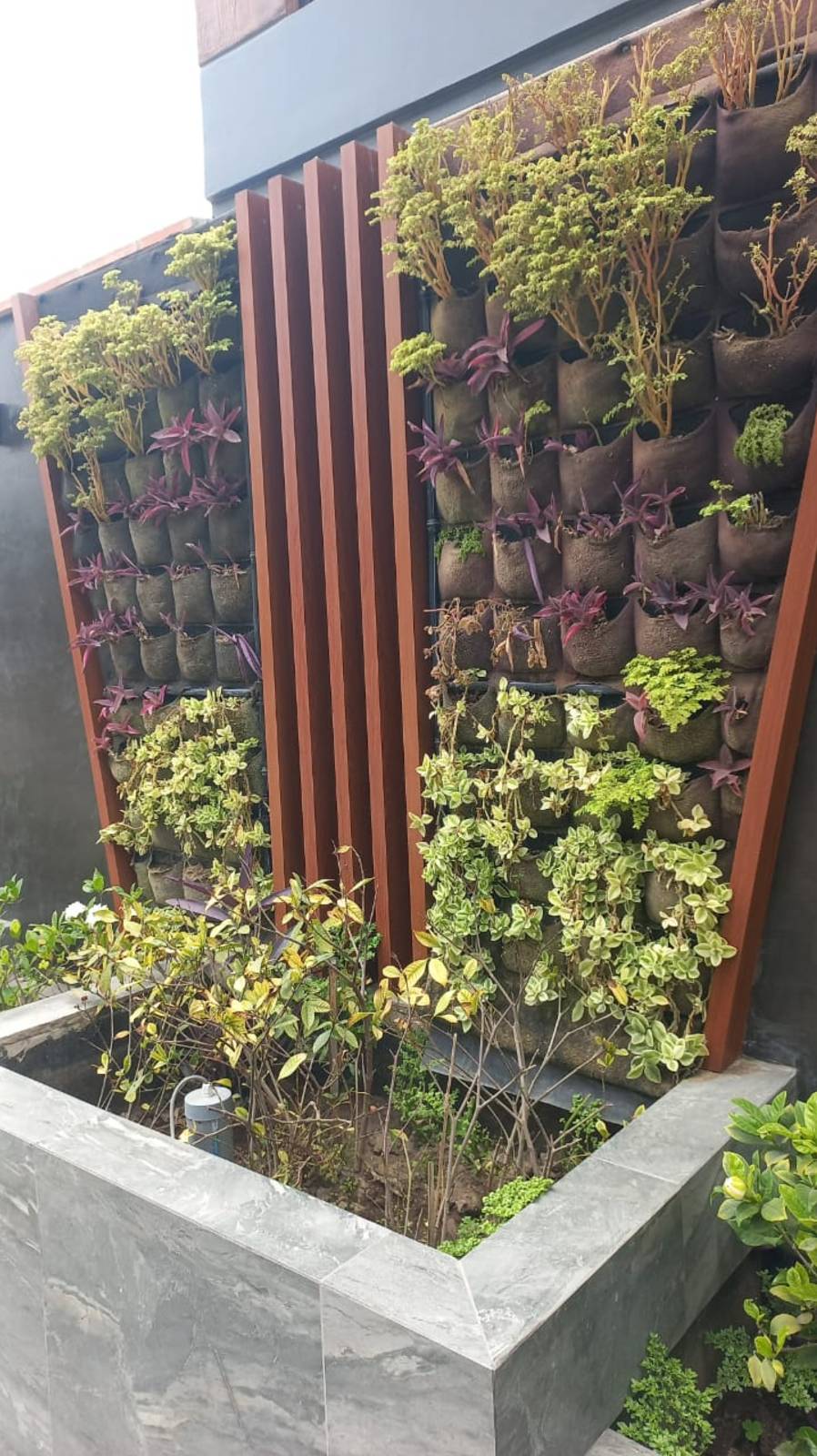 Клумбы в кармашках