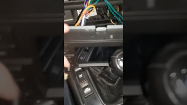 E46 Radio does not turn off after replacement/upgrade. Solution 100% work. смотреть онлайн