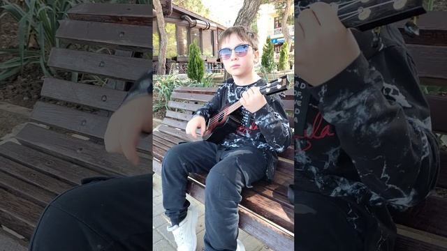 Хочу перемен КИНО на укулеле без слов с ускорением в конце смотреть онлайн