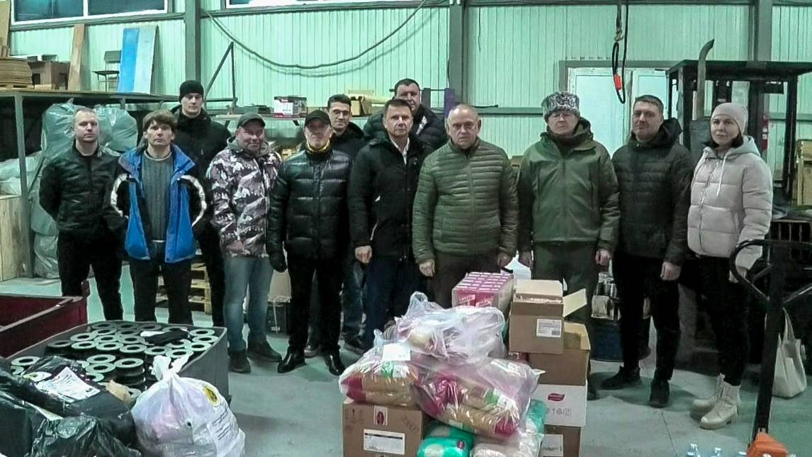 Очередной гуманитарный груз бойцам на фронт смотреть онлайн