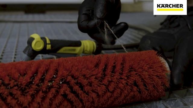 Замена и чистка роликовой щетки на поломоечную машину BR 45/22 смотреть онлайн