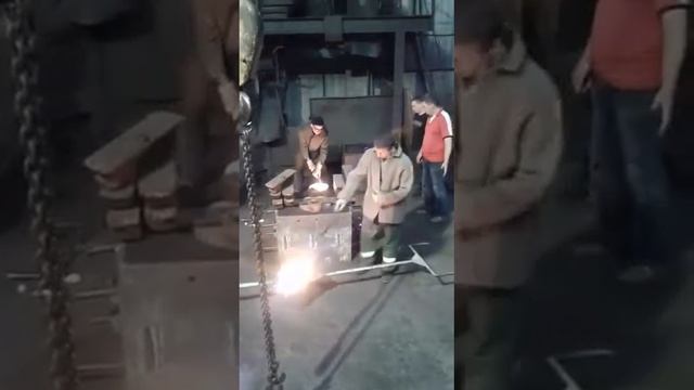 Заливают чугун смотреть онлайн