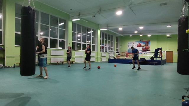Круговая тренировка боксера 5.12.2024 смотреть онлайн