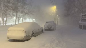 Лютая метель замела дороги и улицы в Воркуте. Снегопад с порывистым ветром накрыли город