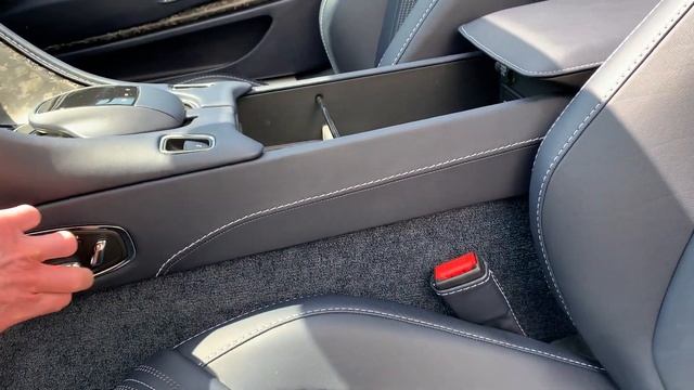 DB11 Volante смотреть онлайн