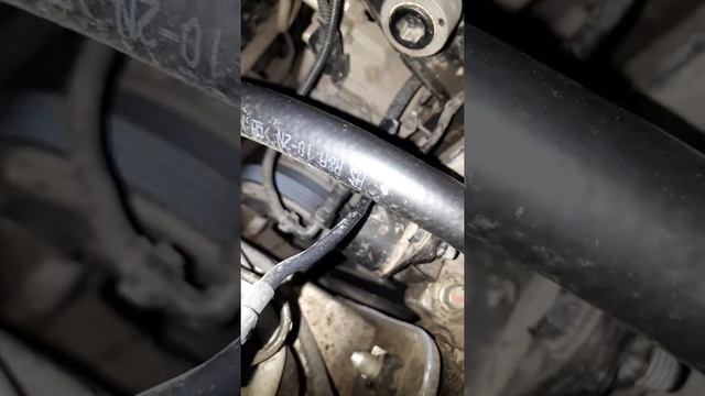 Посторонний шум на холодный двигатель после прогрева стихает.Все ремни и ролики поменяны. смотреть онлайн