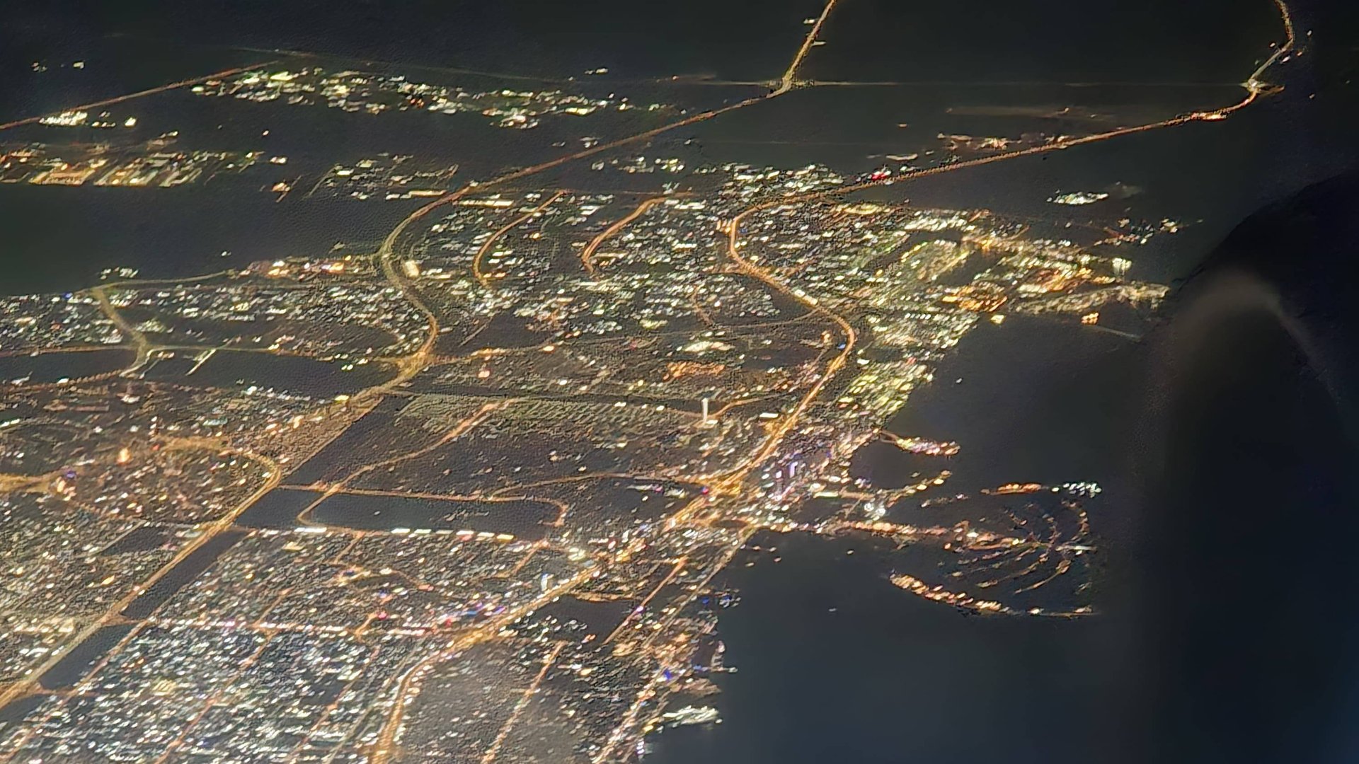 Ночной Дубай , вид с иллюминатора самолёта. #Дубай смотреть онлайн