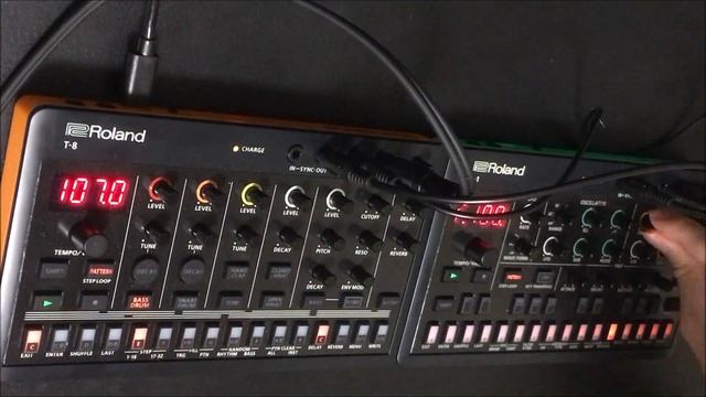Roland S-1 & T-8 (synth jam 2023 #5) смотреть онлайн