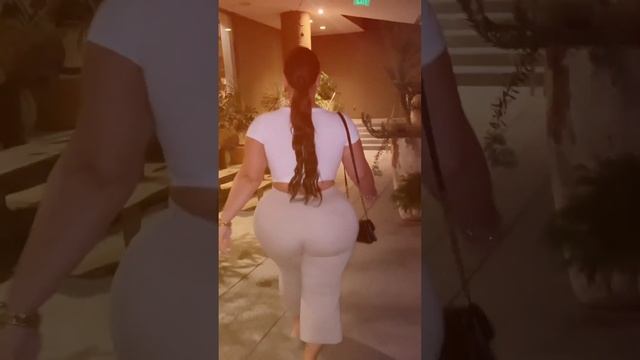 Selene Castle 🩷| American plus size model and | influencer lifestyle fact's | biography смотреть онлайн