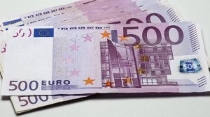 Реально ли обменять 500-евровые купюры в банках Москвы в декабре 2024 года?