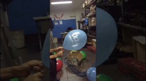 Как лопается воздушный шар в замедленной съёмке