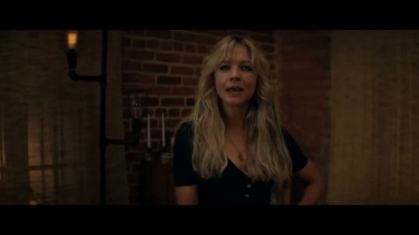 Девушка,подающая надежды(2020)