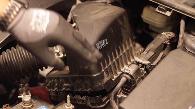 HOW TO CHANGE THE AIR FILTER IN A TOYOTA COROLLA | 2014 - 2018 TOYOTA COROLLA #4K #airfilter