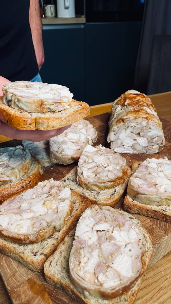 Домашняя колбаса из рубленного мяса. смотреть онлайн