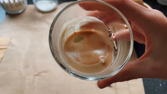 No indigestion, no heart diseases - just add 1 bay leaf to your coffee and don’t thank me! смотреть онлайн