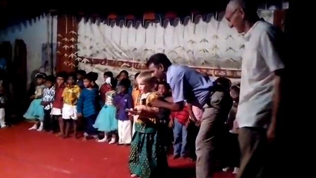 Индия Тамил Наду - конец учебного года - вручение фото