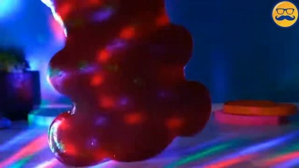 [Rus] MiniBaby - Валера танцует под песню про поп ит в честь 1 июля.