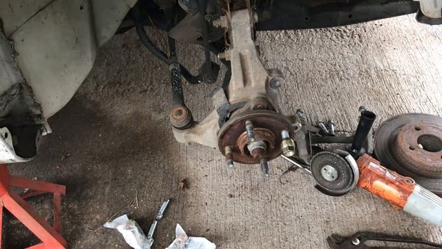 07 Cobalt EASY wheel stud replacement. смотреть онлайн
