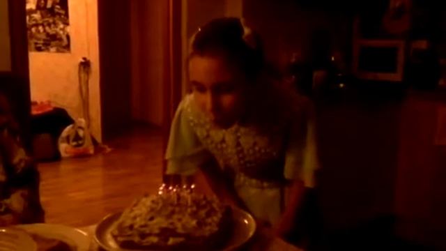 Задуваю свечи 🎂 смотреть онлайн