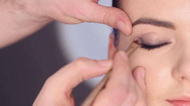 Makeup Transformation Tutorial on NIKA ERCULJ - Smokey eyes for BLUE GREY EYES and DARK LIPSTICK смотреть онлайн
