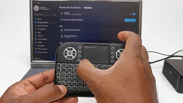 iPazzPort Mini Bluetooth Keyboard Review смотреть онлайн
