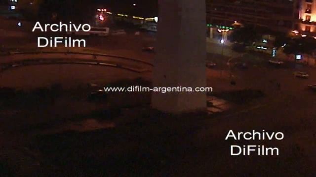 Gente caminando por calle Lavalle - Carteles de Neon - Obelisco 1995 смотреть онлайн