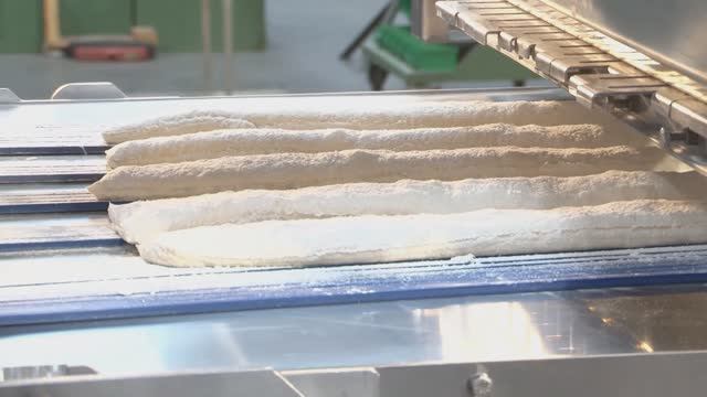 MR8 + BAGUETTE смотреть онлайн