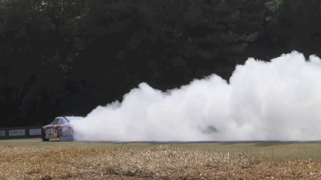 Nascar Toyota Camry burnout, Goodwood Festival of Speed 2013 смотреть онлайн