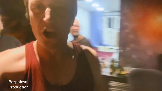 Bezpaleva Production - Город, где курят великаны (Live) смотреть онлайн