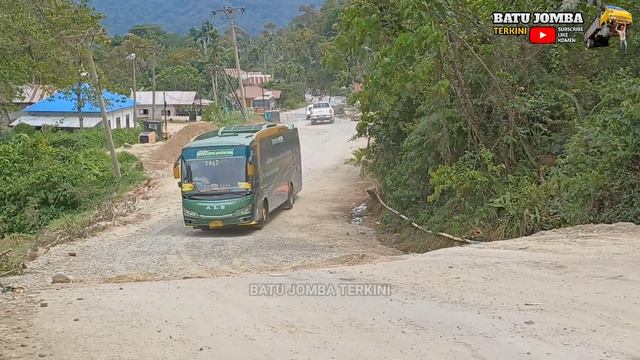 Mobil Kandas Dan Bemper Hancur || Mobil FWD Tersiksa Lewati Jalan Batu Jomba смотреть онлайн