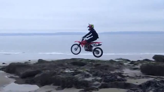 Honda CRF100 and Honda XR400 or what a teacher dreams of смотреть онлайн
