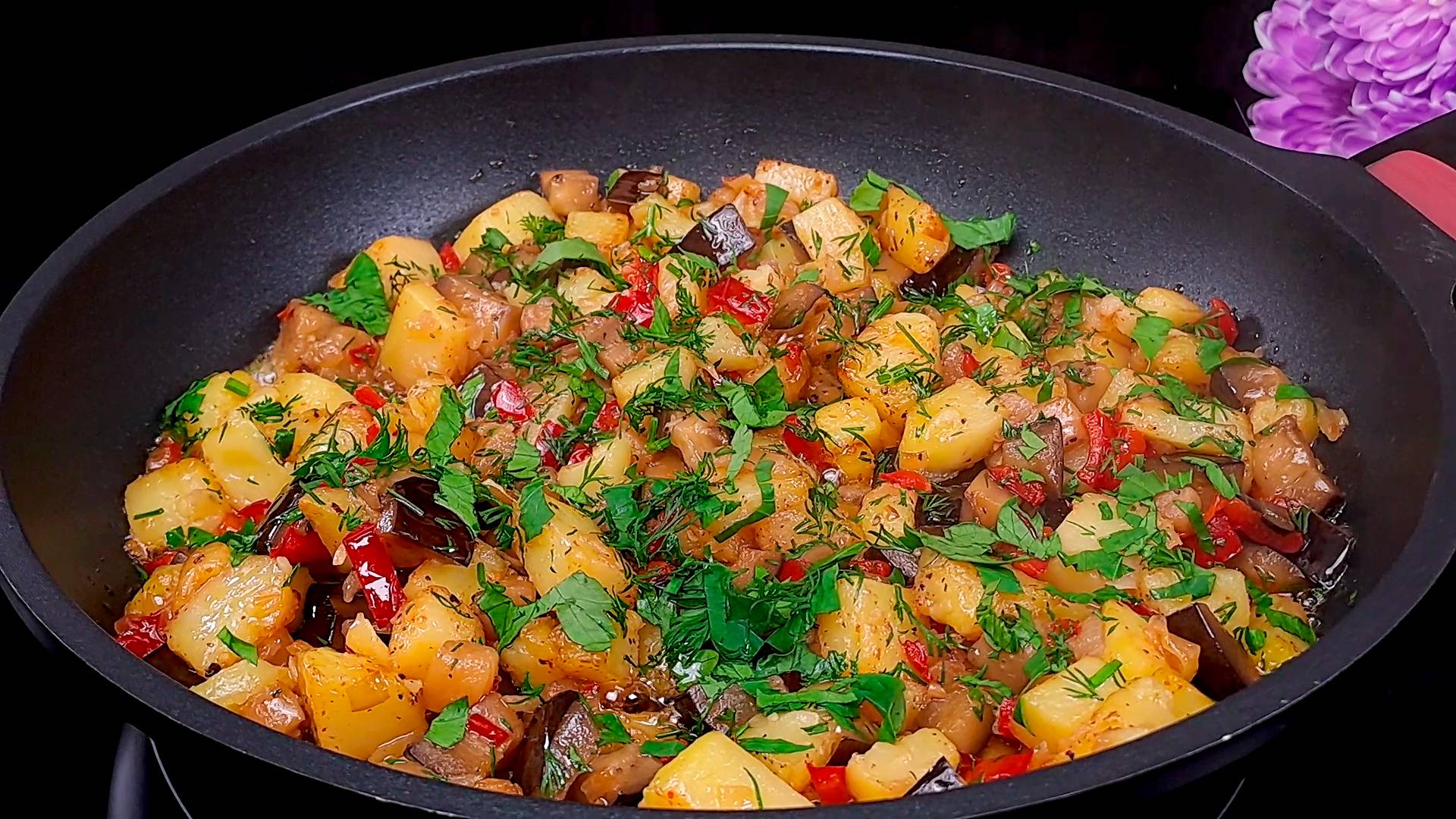 Оригинальный гарнир, который подойдет к любому столу и также будет незаменим к праздничному ужину. смотреть онлайн