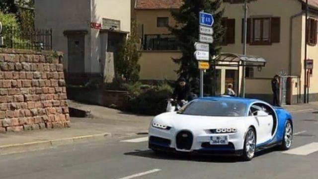 US-Spec 2017 Bugatti Chiron, scooped testing a slightly modified version on the roads of France смотреть онлайн