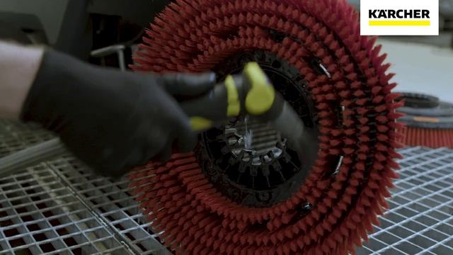 Замена и чистка дисковой щетки D100 на поломоечную машину BD 80/100 смотреть онлайн