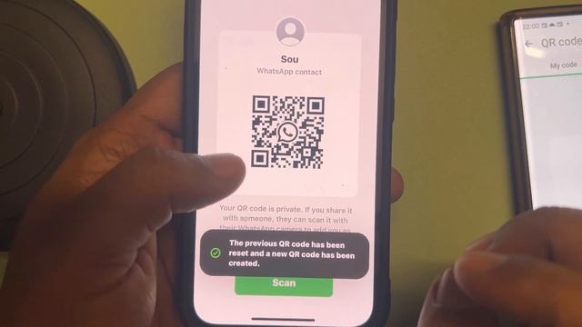 How to use QR code on WhatsApp for contacting смотреть онлайн